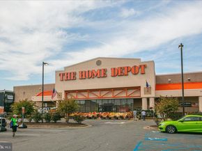 267 S Pickett Street 102, Alexandria VA 22304