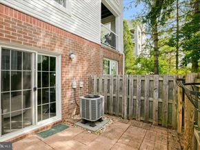 267 S Pickett Street 102, Alexandria VA 22304