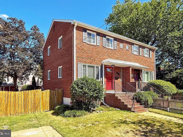 214 E Spring Street E, Alexandria VA 22301