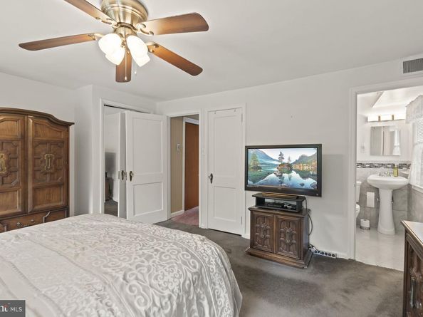 2842 Sandyford Avenue, Philadelphia PA 19152
