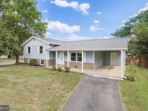 736 N York Road, Sterling VA 20164