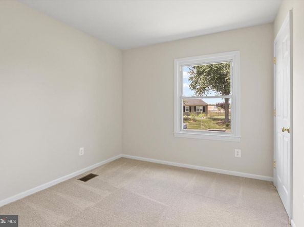 736 N York Road, Sterling VA 20164