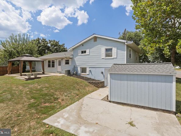 736 N York Road, Sterling VA 20164