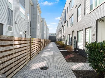 1640 N 5TH Court