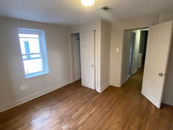 1830 Poplar Street, Philadelphia PA 19130