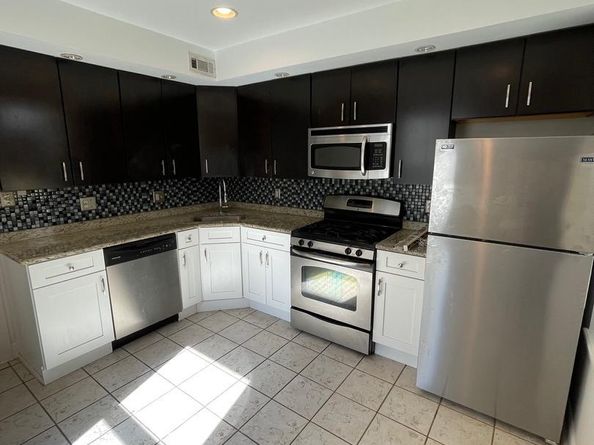 1830 Poplar Street, Philadelphia PA 19130