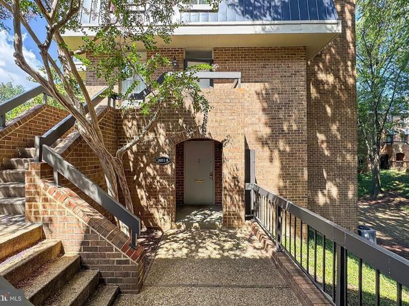 1681 S Hayes Street 1, Arlington VA 22202