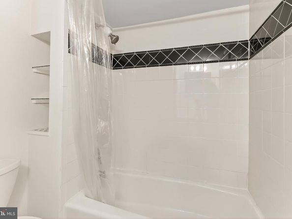 1681 S Hayes Street 1, Arlington VA 22202