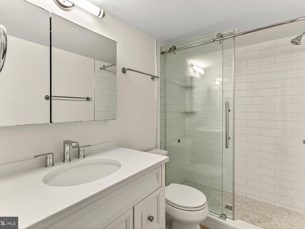 1681 S Hayes Street 1, Arlington VA 22202
