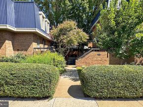 1681 S Hayes Street 1, Arlington VA 22202