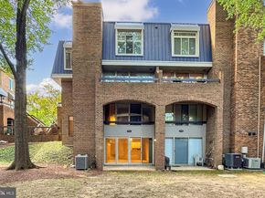 1681 S Hayes Street 1, Arlington VA 22202
