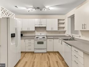 1681 S Hayes Street 1, Arlington VA 22202