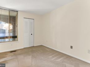1681 S Hayes Street 1, Arlington VA 22202