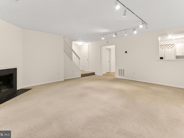 1681 S Hayes Street 1, Arlington VA 22202