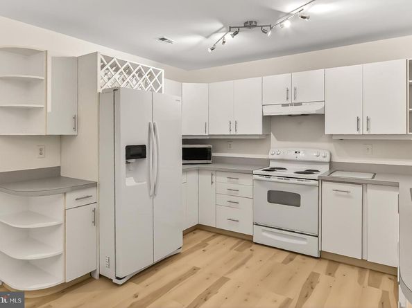 1681 S Hayes Street 1, Arlington VA 22202