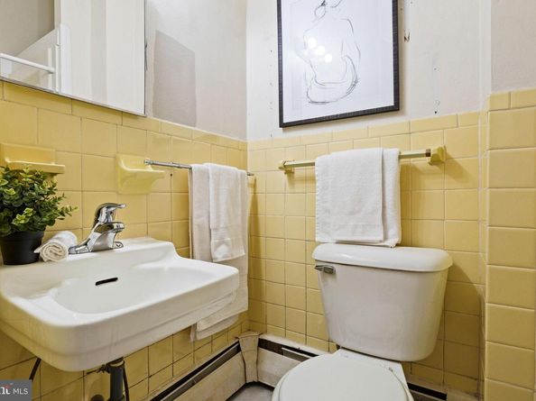1238 Waverly Street, Philadelphia PA 19147