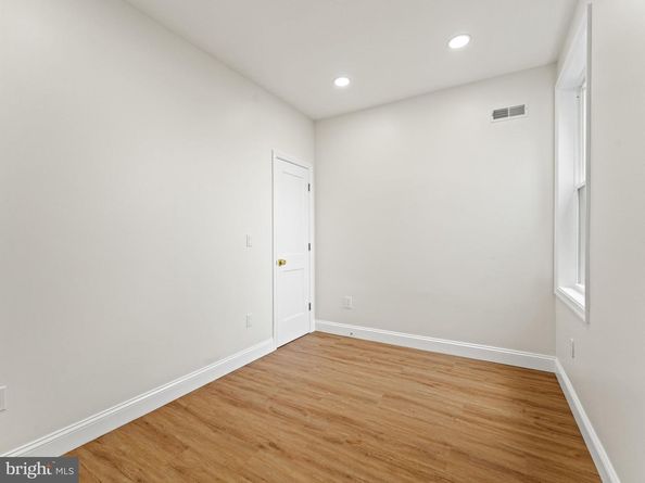 934 Snyder Avenue, Philadelphia PA 19148