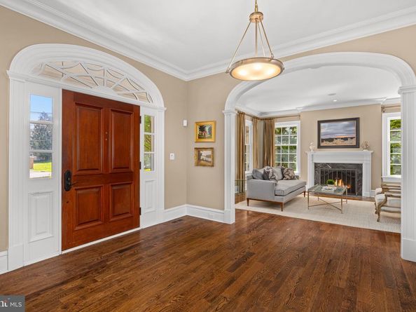 930 Douglass Drive, Mclean VA 22101