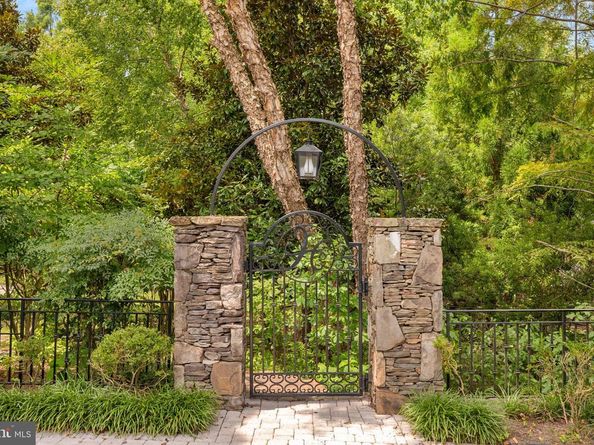 930 Douglass Drive, Mclean VA 22101