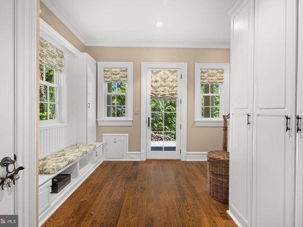 930 Douglass Drive, Mclean VA 22101