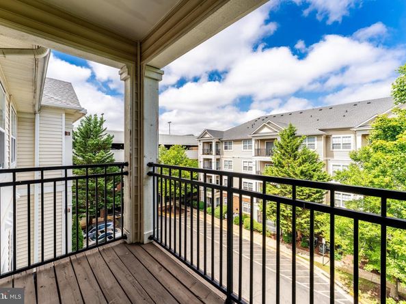 12945 Centre Park Circle 408, Herndon VA 20171