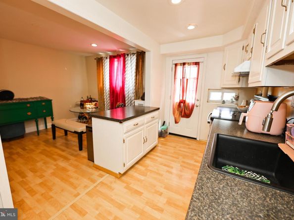 148 E Essex Avenue, Lansdowne PA 19050