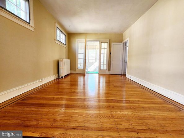 208 W Wayne Avenue, Wayne PA 19087