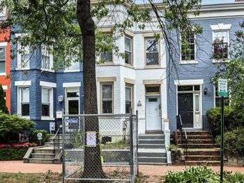 1528 E Street SE