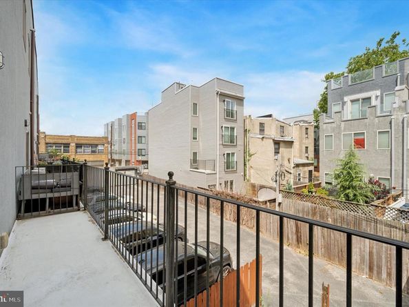 1527 Fairmount Avenue 2R, Philadelphia PA 19130
