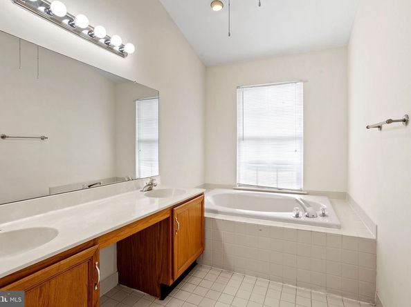2904 Sterling Road 179, Yardley PA 19067