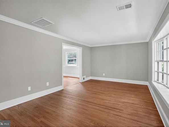 310 Missouri Avenue, Herndon VA 20170