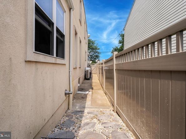 365 Lemonte Street, Philadelphia PA 19128