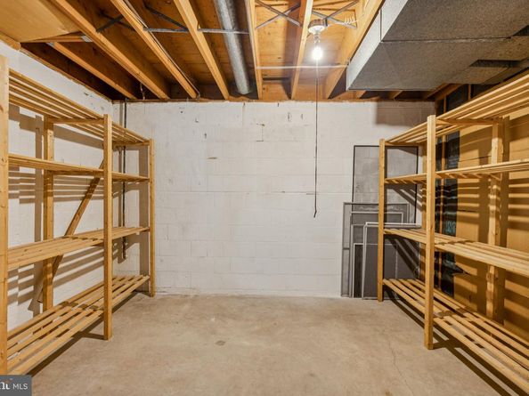 4893 35TH Road N, Arlington VA 22207