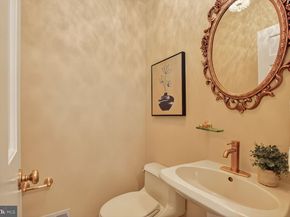 4893 35TH Road N, Arlington VA 22207