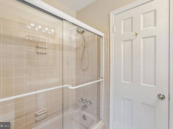4893 35TH Road N, Arlington VA 22207