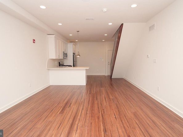 864 N 19TH Street, Philadelphia PA 19130