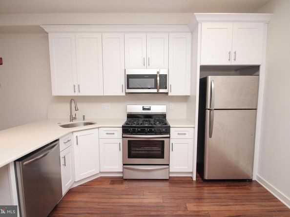 864 N 19TH Street, Philadelphia PA 19130