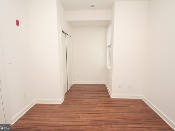 864 N 19TH Street, Philadelphia PA 19130