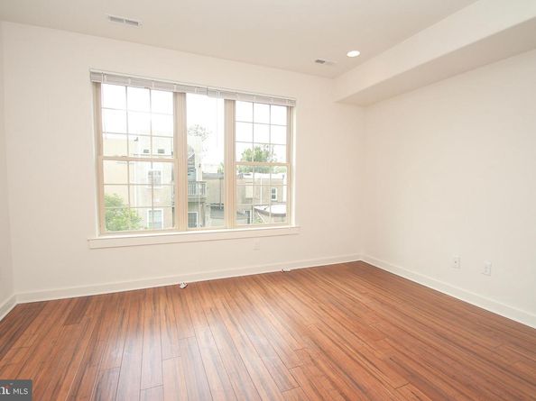 864 N 19TH Street, Philadelphia PA 19130