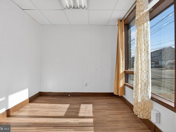 637 Chester Pike, Prospect Park PA 19076