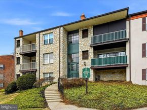 421 Drummers Lane 421, Wayne PA 19087