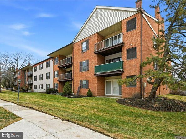 421 Drummers Lane 421, Wayne PA 19087