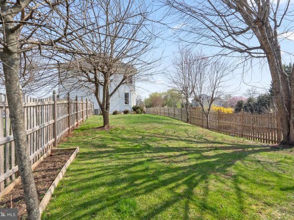 21143 Mayapple Place, Sterling VA 20164