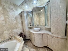 75 Bonnie Gellman Court D75, Philadelphia PA 19114