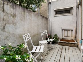 129 Bainbridge Street, Philadelphia PA 19147