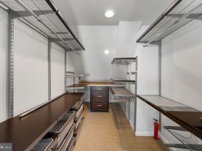 129 Bainbridge Street, Philadelphia PA 19147