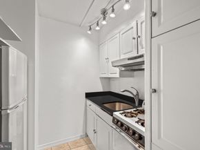 2101 Chestnut Street 1613, Philadelphia PA 19103