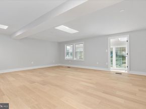 7944 Freehollow Drive, Falls Church VA 22042