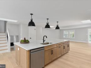 7944 Freehollow Drive, Falls Church VA 22042