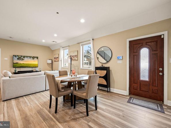 213 Roxborough Avenue, Philadelphia PA 19128